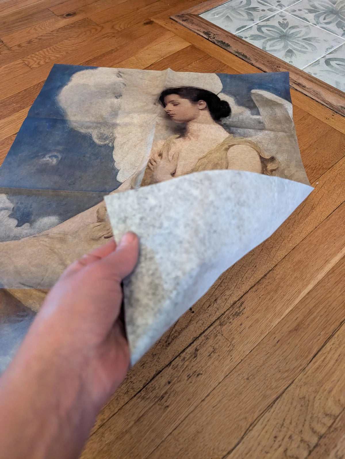 Elevate your creative projects with this exquisite Vintage Angel Decoupage Paper, a large tissue perfect for furniture upcycling, home decor, and art embellishments. Featuring timeless vintage angel paintings alongside elegant depictions of women, this decoupage tissue brings a touch of ethereal beauty and vintage charm to any surface. Designed for DIY enthusiasts, crafters, and interior decorators, this high-quality rice paper is ideal for transforming ordinary furniture into stunning pieces.