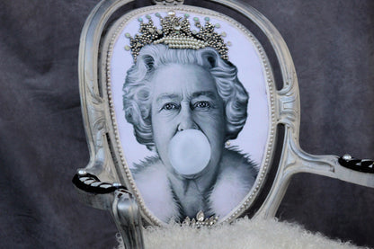Customizable Upholstered Chair.  Vintage Victorian Chair.   Solid Wood Furniture.  Refurbished Queen Elizabeth Chair Art.  Fur Chair. Elevate your home decor with our stunning Refinished Victorian Vintage Chair, a perfect blend of royal elegance and contemporary charm. Inspired by Queen Elizabeth's regal style, this chair is not just a piece of furniture; it's a statement of sophistication and personality. S Crafted from high-quality solid wood. Vintage white chair. Handmade. Fur Chair