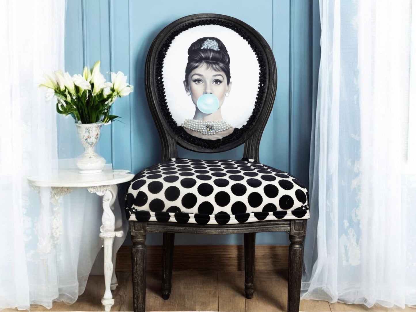 Audrey Hepburn Vanity Chai. Hand-Painted Hollywood Decor. Step into timeless elegance with the Audrey Hepburn Vanity Chair Retro Painted Furniture Pop Art Design Old Hollywood Decor Glamorous Makeup Seat. This uniquely crafted piece combines classic Hollywood charm with vibrant pop art flair, making it a standout addition to your vanity or dressing area. Designed for those who appreciate both style and comfort, this chair offers a nostalgic yet modern touch that elevates any space.