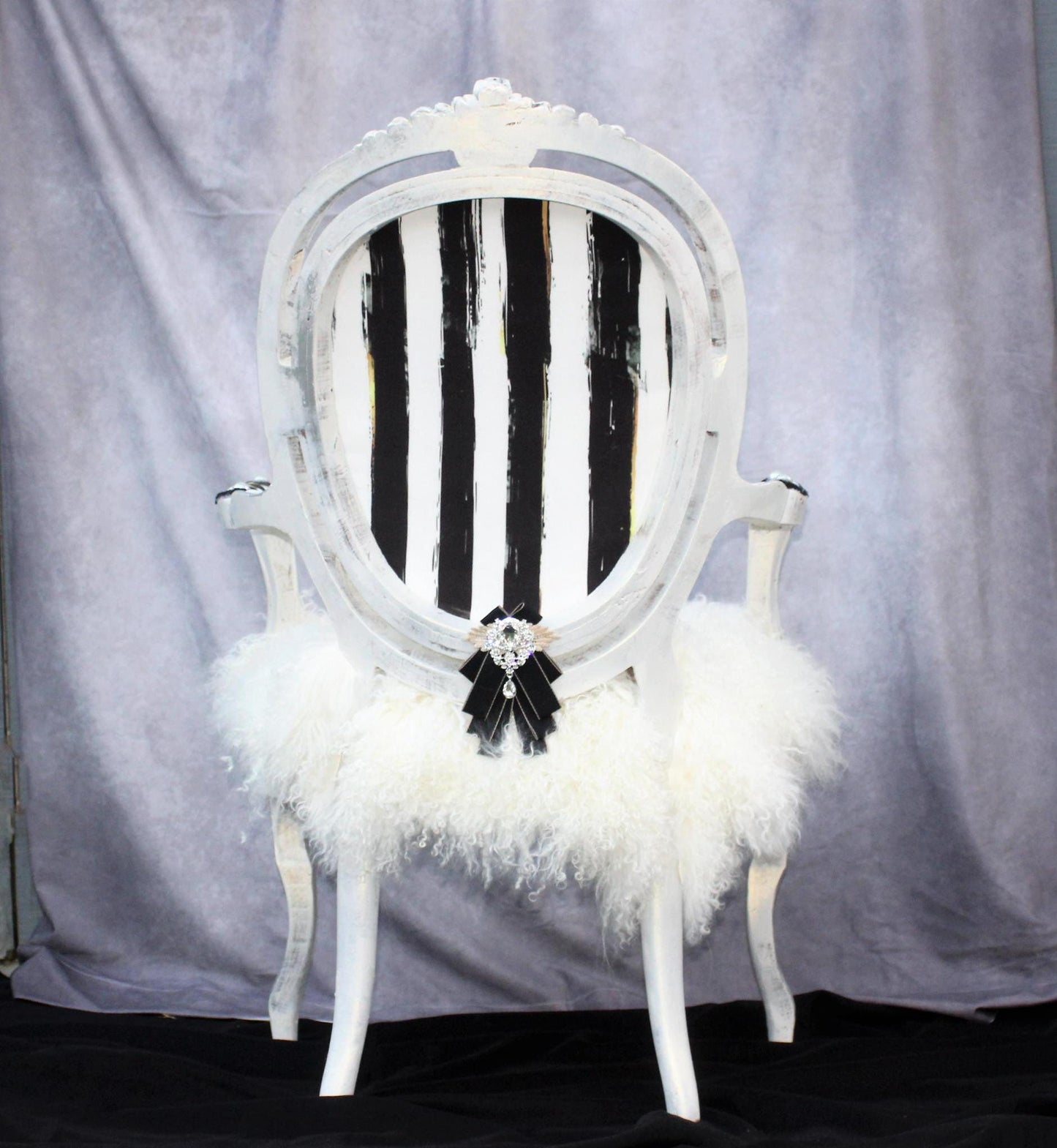 Customizable Upholstered Chair.  Vintage Victorian Chair.   Solid Wood Furniture.  Refurbished Queen Elizabeth Chair Art.  Fur Chair. Elevate your home decor with our stunning Refinished Victorian Vintage Chair, a perfect blend of royal elegance and contemporary charm. Inspired by Queen Elizabeth's regal style, this chair is not just a piece of furniture; it's a statement of sophistication and personality. S Crafted from high-quality solid wood. Vintage white chair. Handmade. Fur Chair
