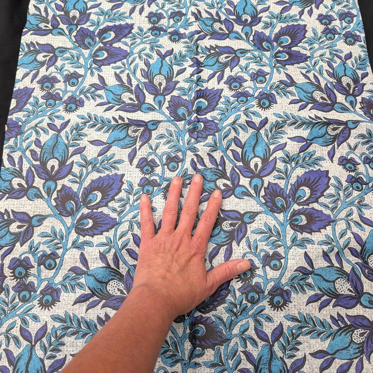 Large Decoupage Paper Chinoiserie Blue and White Floral Tissue Paper | Furniture Upcycling | DIY Craft Projects | Furniture Makeover. Transform your furniture and craft projects with this stunning Large Decoupage Paper featuring a classic Chinoiserie Blue and White Floral design. Crafted from high-quality tissue paper, this versatile material is perfect for decoupage, furniture upcycling, and DIY creative endeavors. High-quality tissue paper designed for decoupage and craft projects.