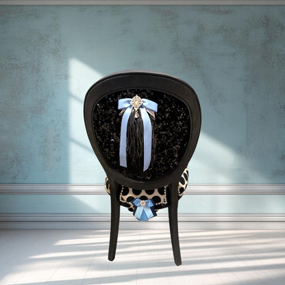 Audrey Hepburn Vanity Chai. Hand-Painted Hollywood Decor. Step into timeless elegance with the Audrey Hepburn Vanity Chair Retro Painted Furniture Pop Art Design Old Hollywood Decor Glamorous Makeup Seat. This uniquely crafted piece combines classic Hollywood charm with vibrant pop art flair, making it a standout addition to your vanity or dressing area. Designed for those who appreciate both style and comfort, this chair offers a nostalgic yet modern touch that elevates any space.
