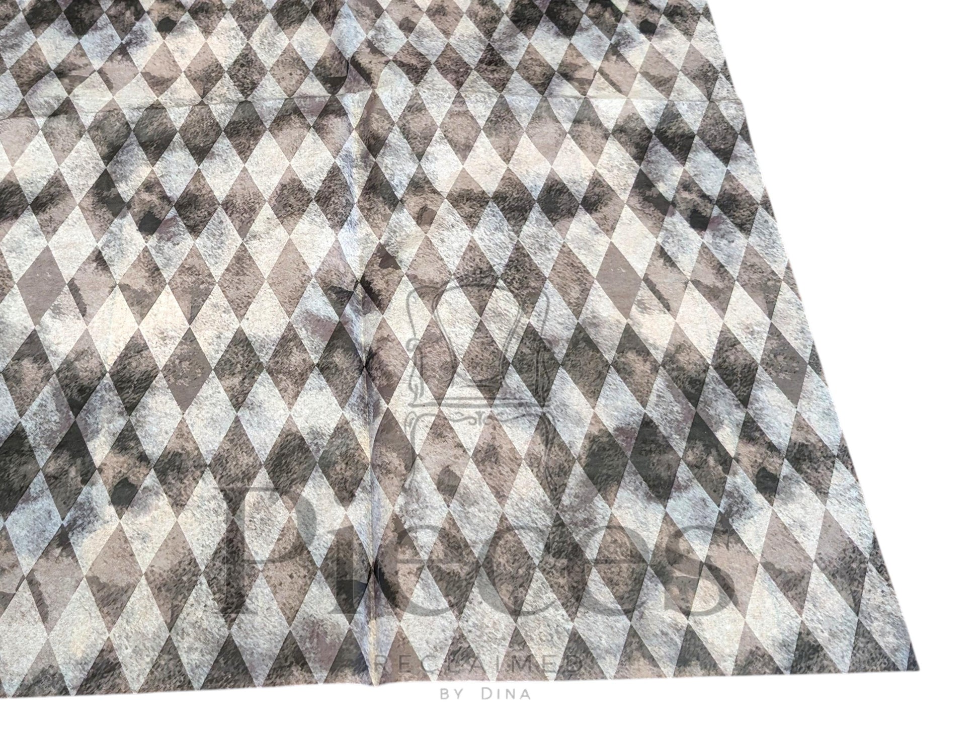 Decoupage paper black and white distressed diamond seamless pattern. Paper Transform your DIY projects with this stunning Large Decoupage Paper featuring a classic diamond distressed seamless pattern in bold black and white. Perfect for crafters, home decorators, and upcycling enthusiasts, this tissue paper elevate furniture, home decor, and craft projects into personalized masterpieces. Perfect for redesigning vintage furniture, creating unique wall art, or embellishing glass and metal surface.