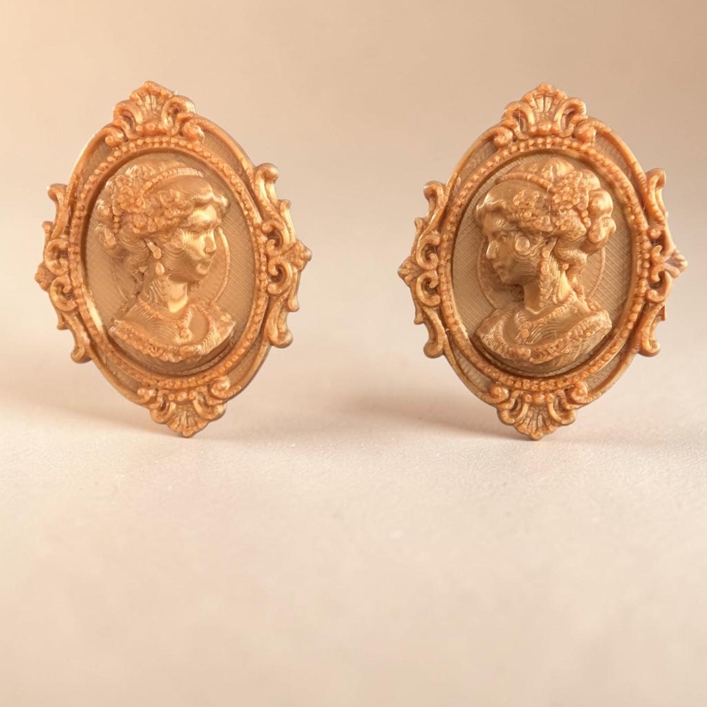 Add a touch of gothic elegance to your furniture with this stunning 3D-printed Cameo Cabinet Drawer Pull. Designed to elevate your cabinetry, this drawer knob combines vintage charm with modern craftsmanship, making it perfect for furniture hardware, wardrobe handles, kitchen hardware, and bathroom remodels. Crafted with attention to detail, this gothic-inspired drawer pull features intricate carved accents that evoke a sense of timeless sophistication.